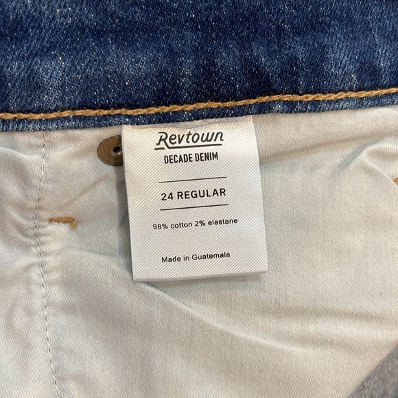 NWT Revtown Classic Straight Everyday Jeans Indigo 24R - Picture 9 of 9